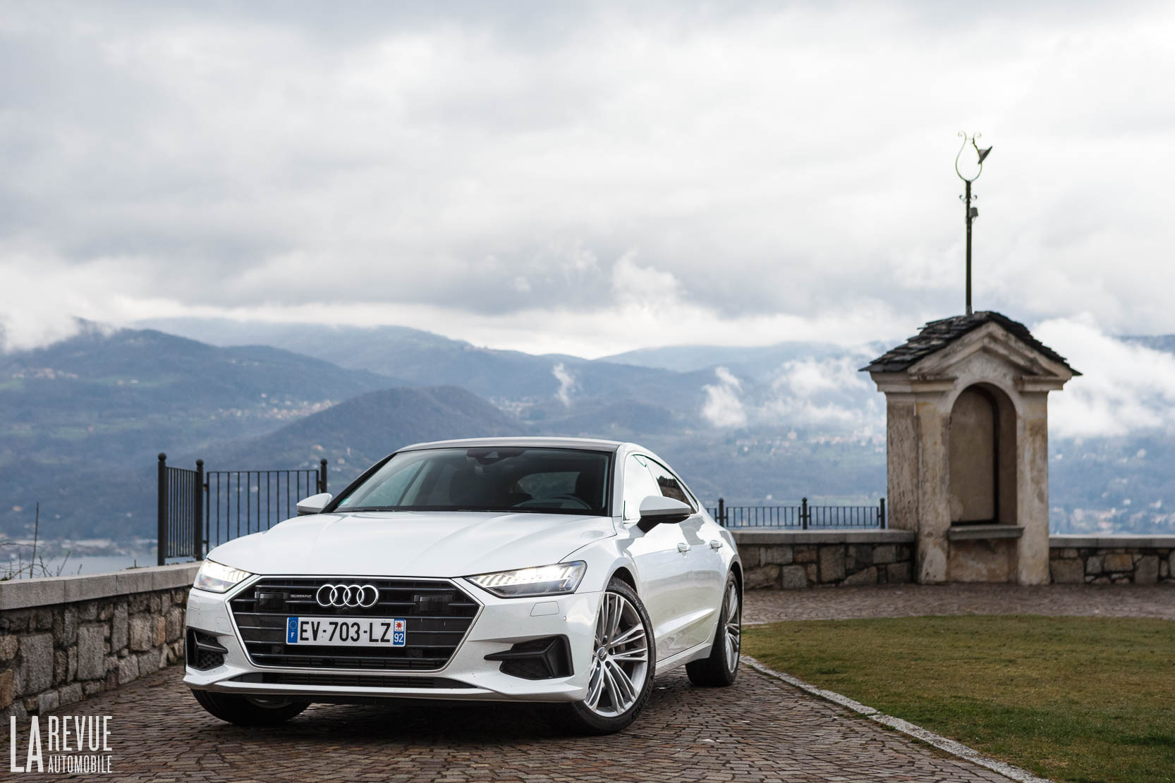 Audi A7 Sportback 55 TFSI millesime 2018 de couleur blanche