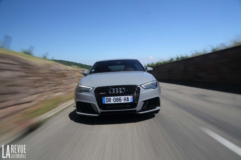 Image principale de l'actu: Essai audi rs3 sur des rails 