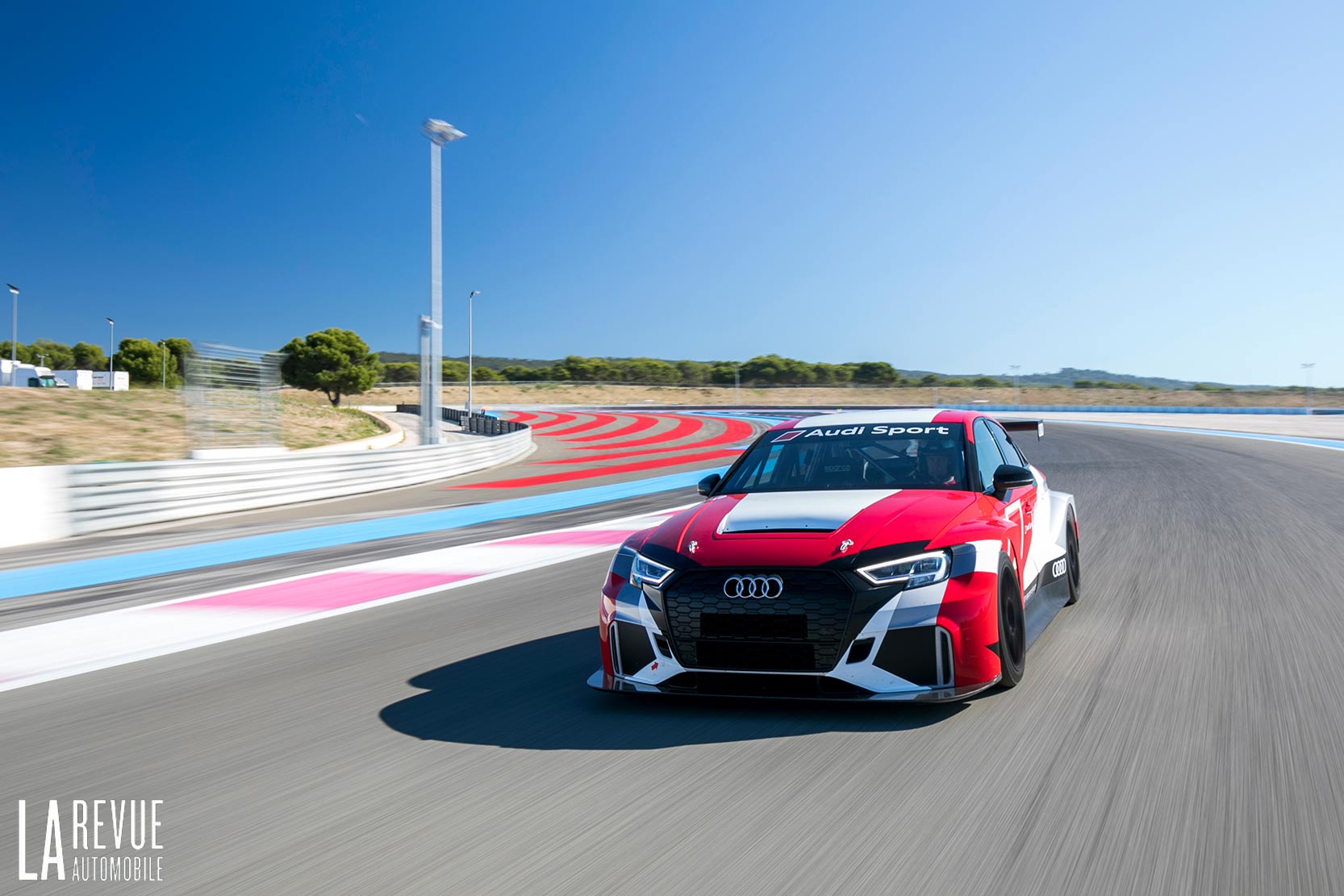 Image principale de l'actu: Essai Audi RS3 LMS TCR : petits bras