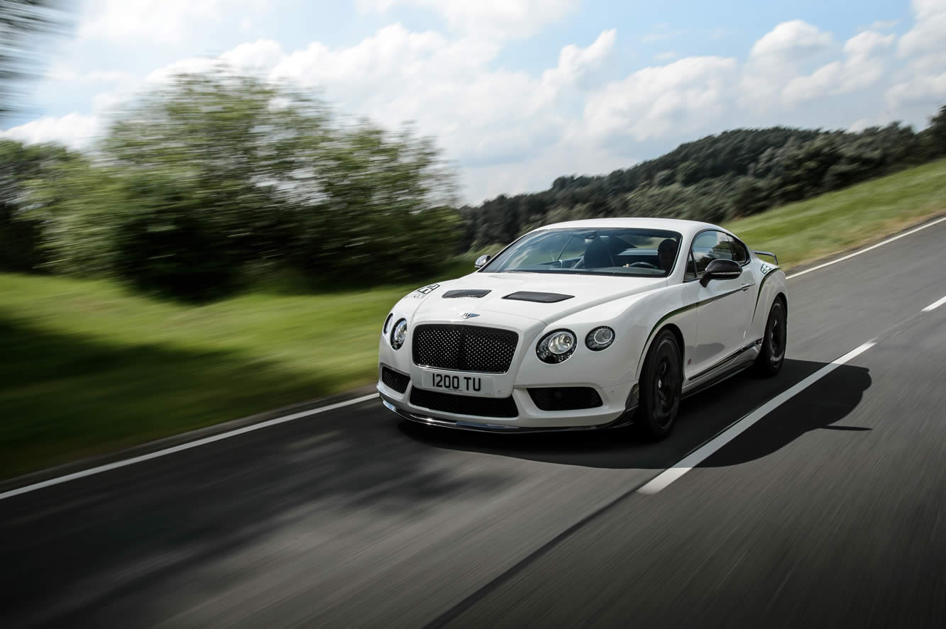 Image principale de l'actu: Une bentley continental gt3 r avec deux roues motrices en preparation 