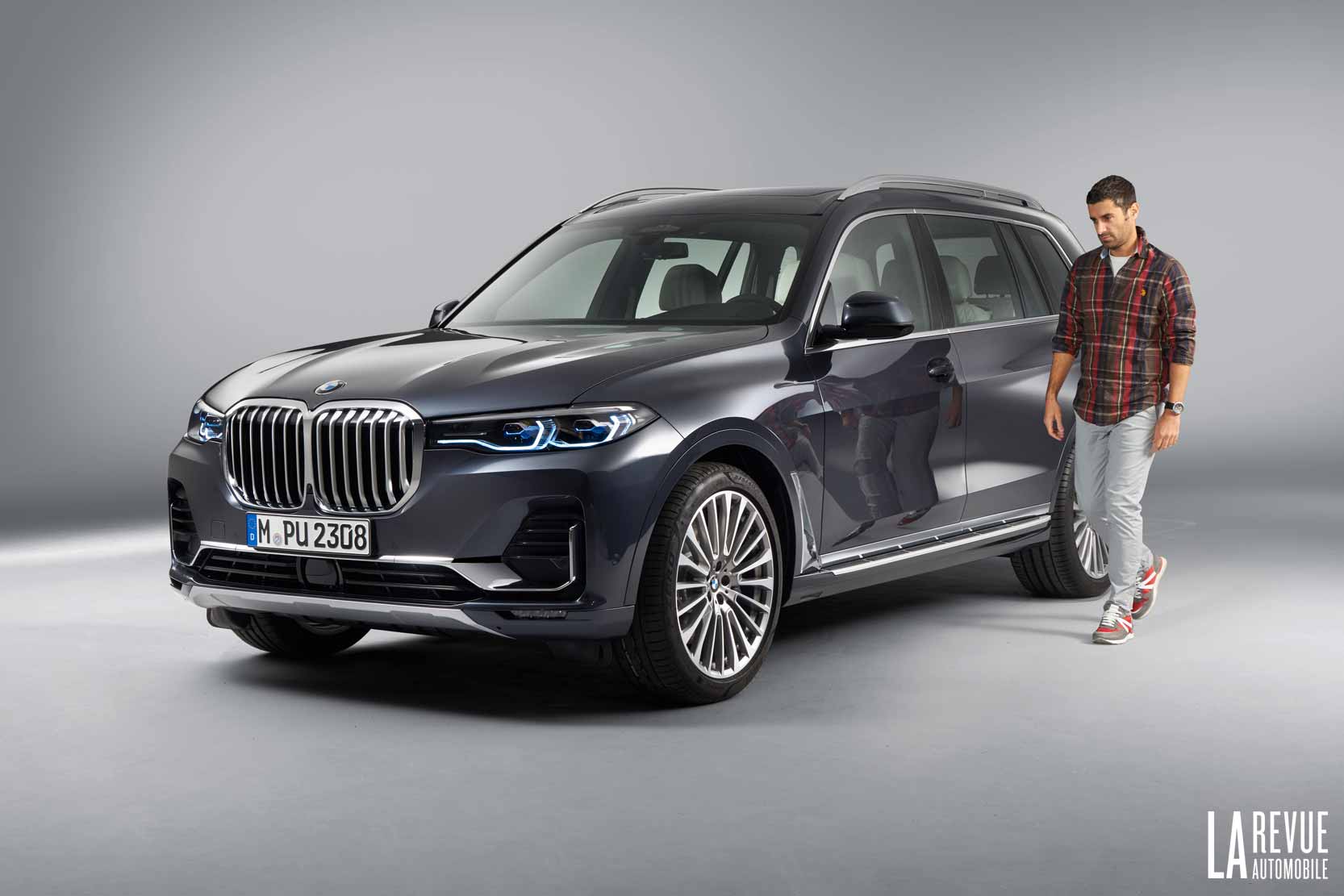Image principale de l'actu: Bienvenue à bord du BMW X7 : le SUV qui se veut limousine