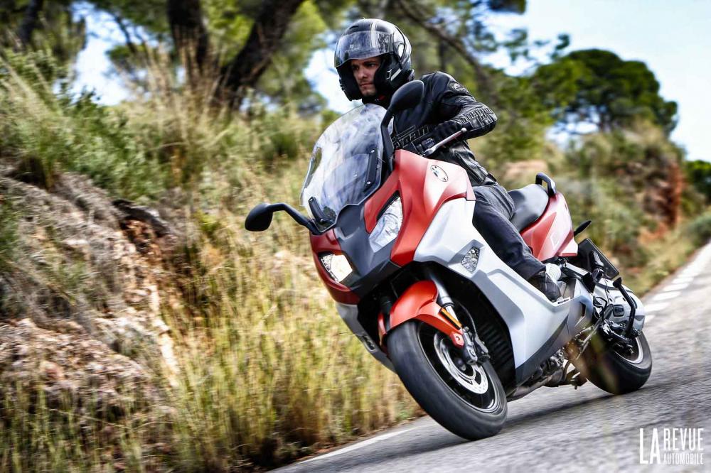 Image principale de l'actu: Essai Scooter BMW C650 Sport et GT : TMAX surveille tes arrières