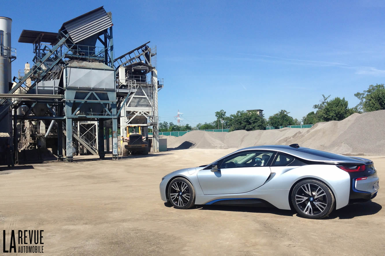 Exterieur_Bmw-i8-2014_40