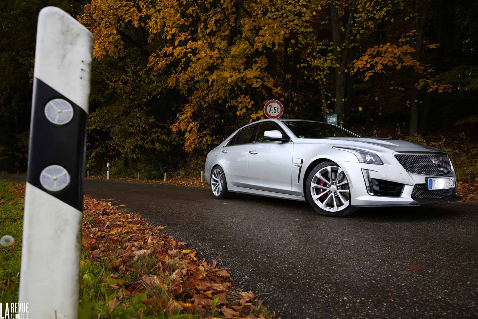 Image principale de l'actu: Essai cadillac cts v la machine a fabriquer des nuages 