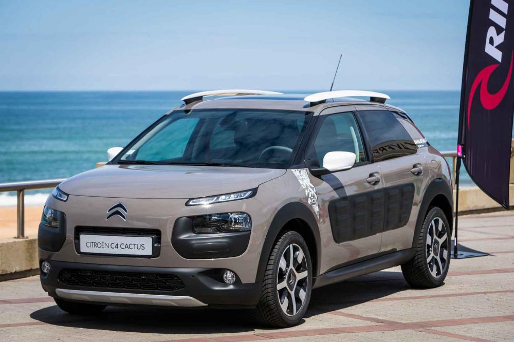 Image principale de l'actu: Le citroen c4 cactus surfe sur la vague rip curl 