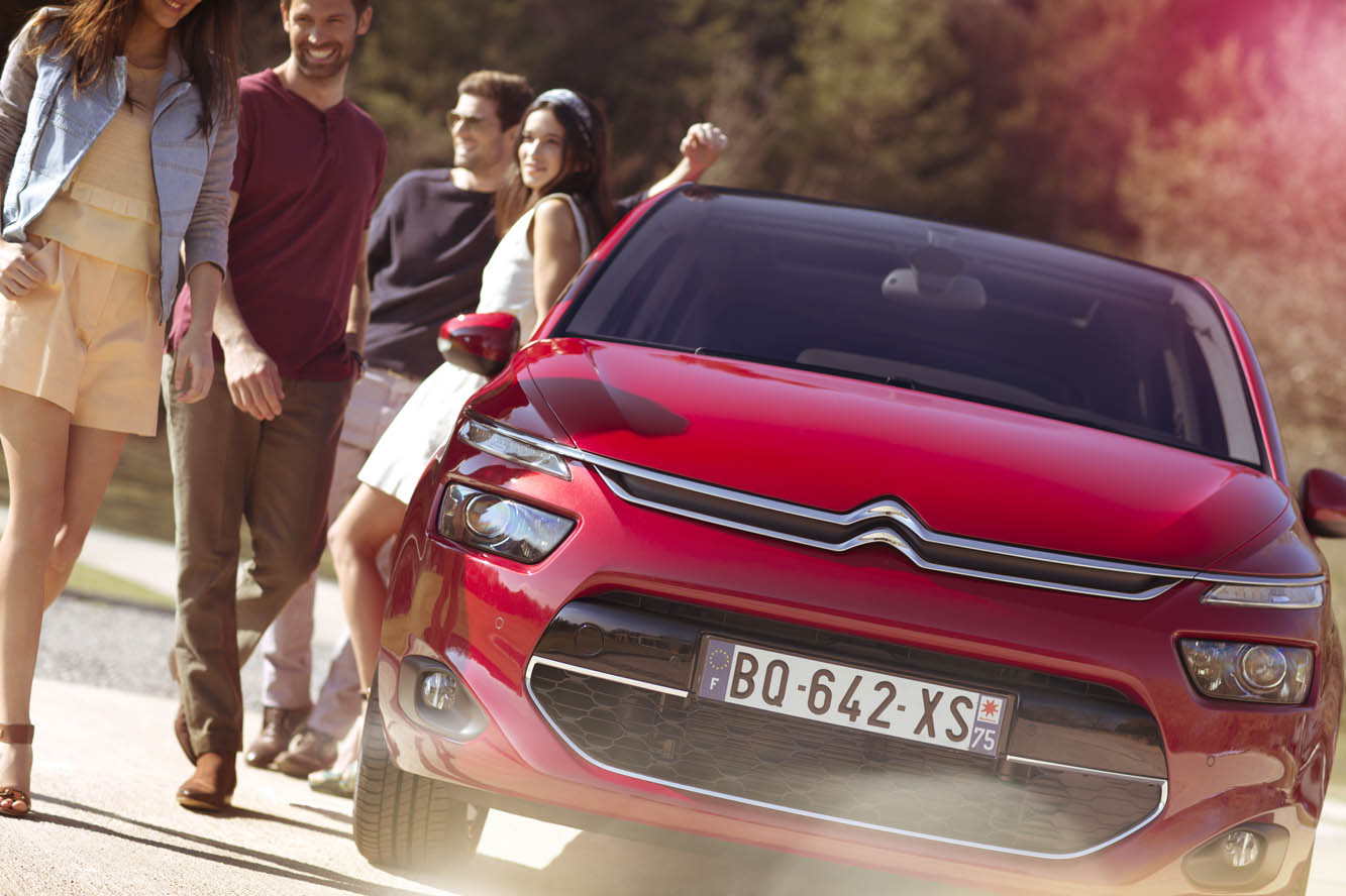 Image principale de l'actu: Le citroen c4 picasso obtient 5 etoiles aux tests euro ncap 