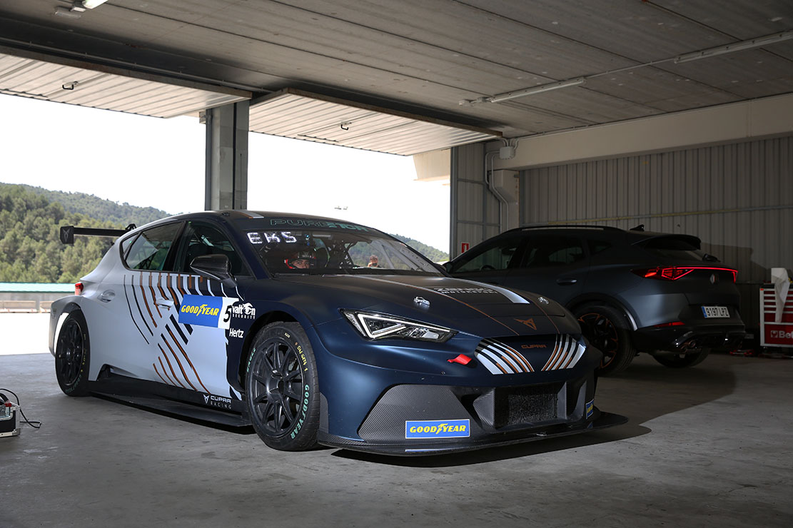 CUPRA Formentor VZ5 : de deux mains aux 5 cylindres