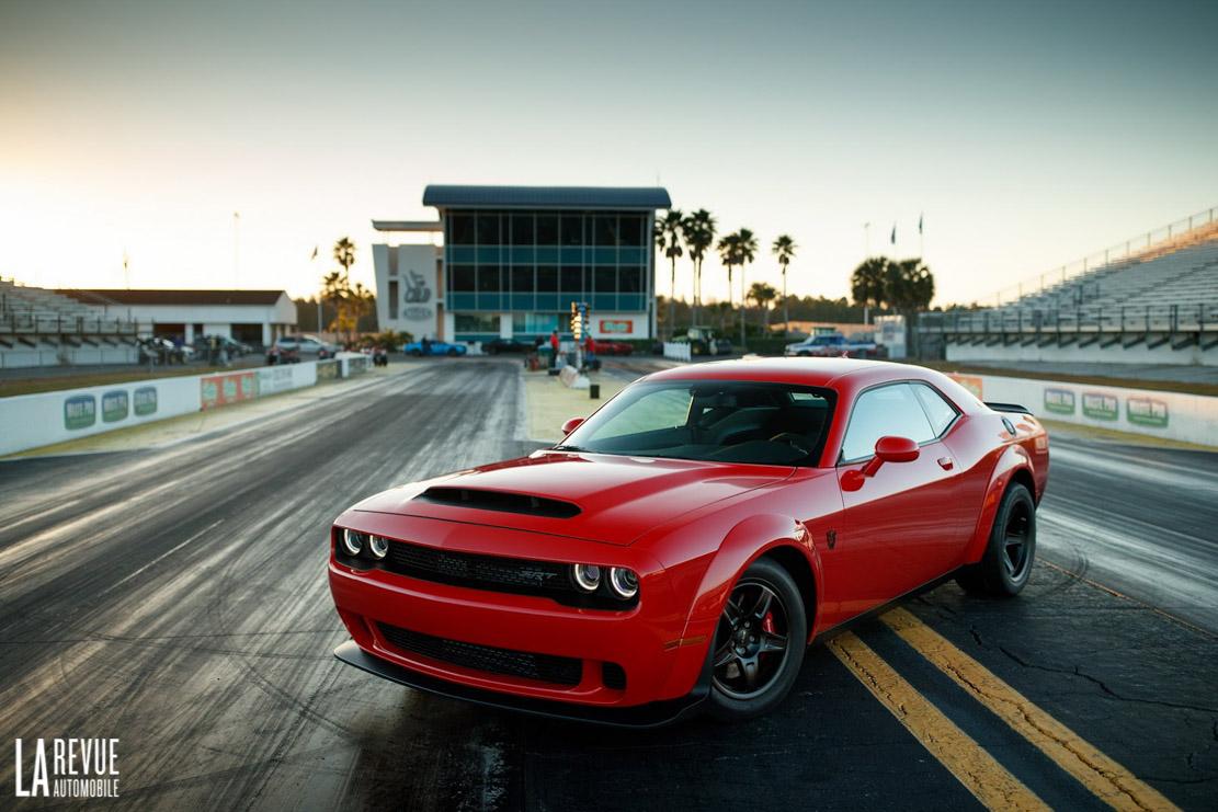 Image principale de l'actu: Automotive news demande le retrait de la dodge challenger demon 