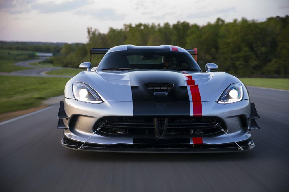 Image principale de l'actu: La dodge viper acr est la 