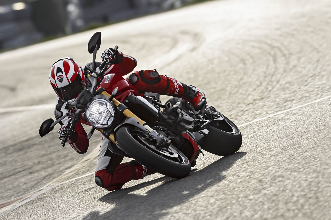 Image principale de l'actu: Ducati monster 1200 place au refroidissement liquide 