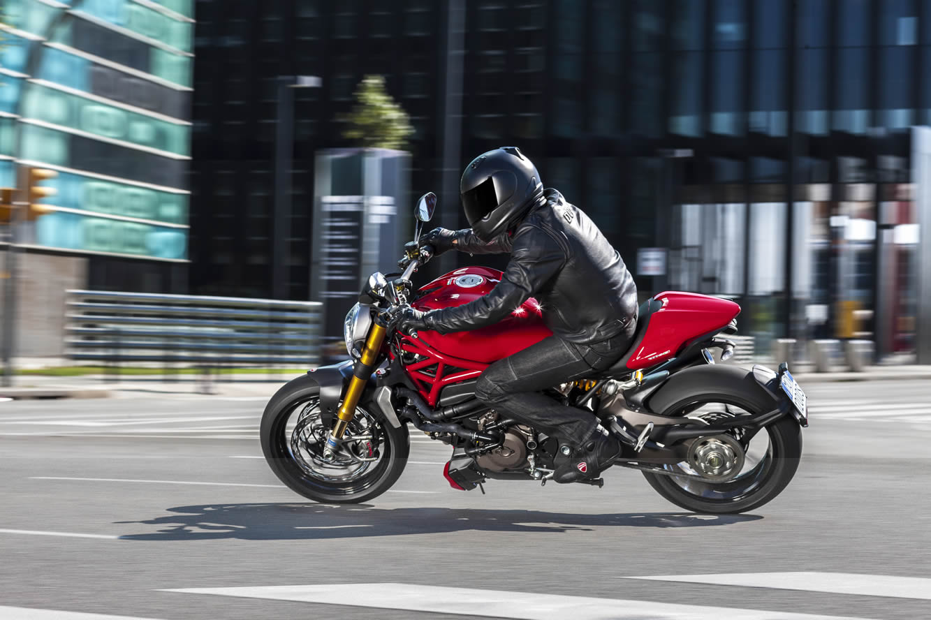 Image principale de l'actu: Ducati monster 1200 s puissante et docile 
