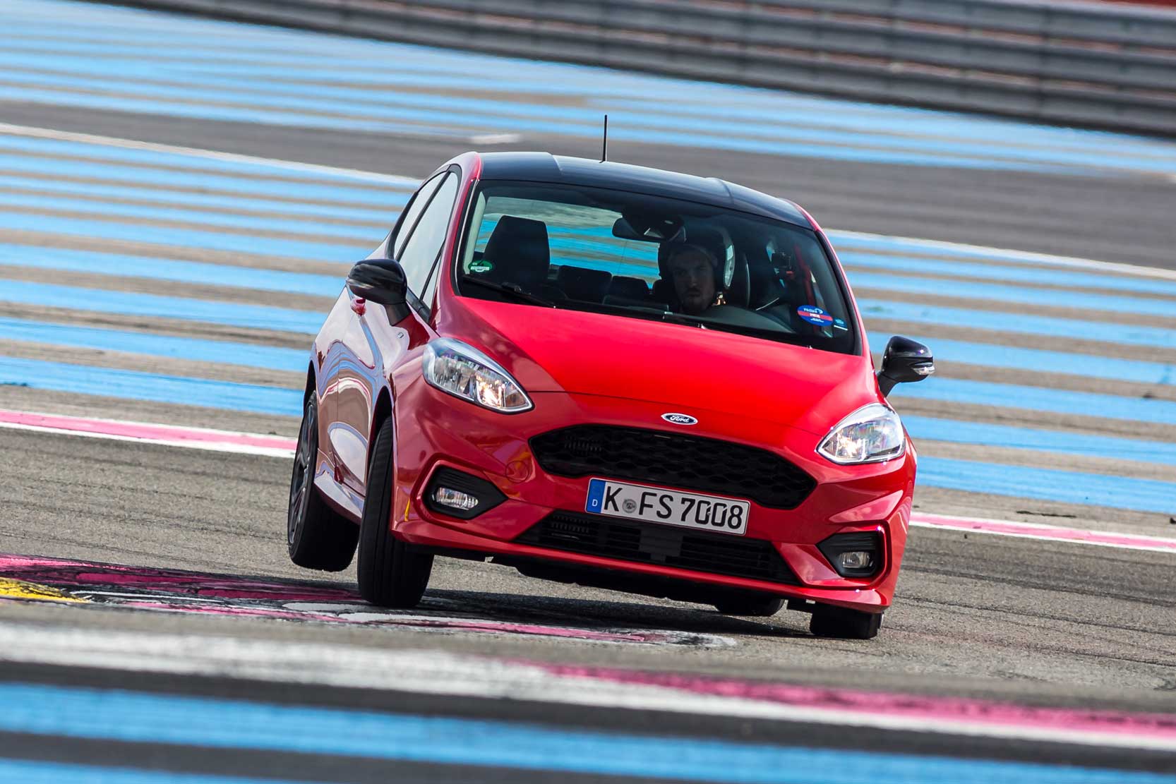 Image principale de l'actu: Essai Ford Fiesta ST Line : le tour est joue au circuit du Castellet