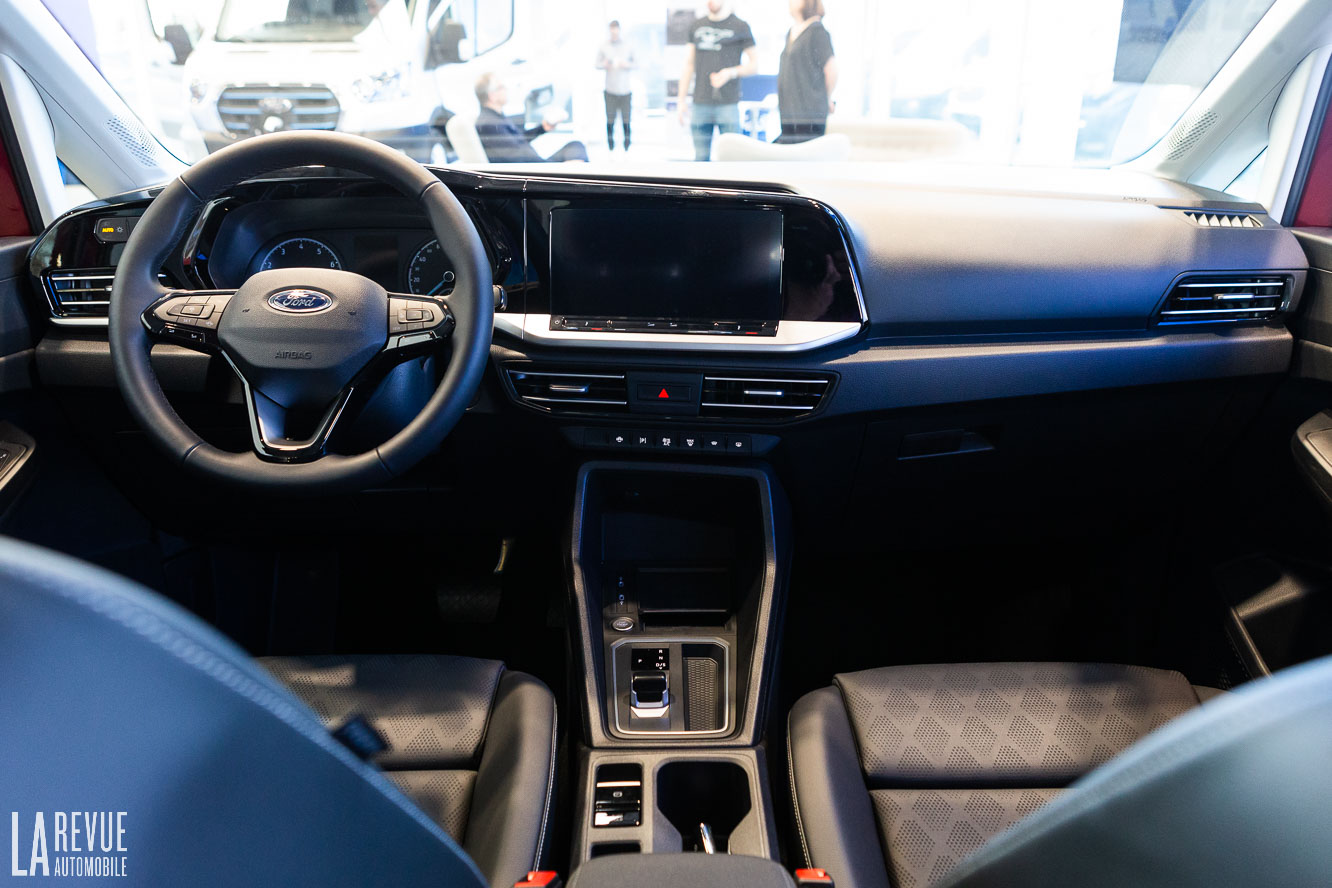 Interieur_ford-tourneo-connect-2022_2