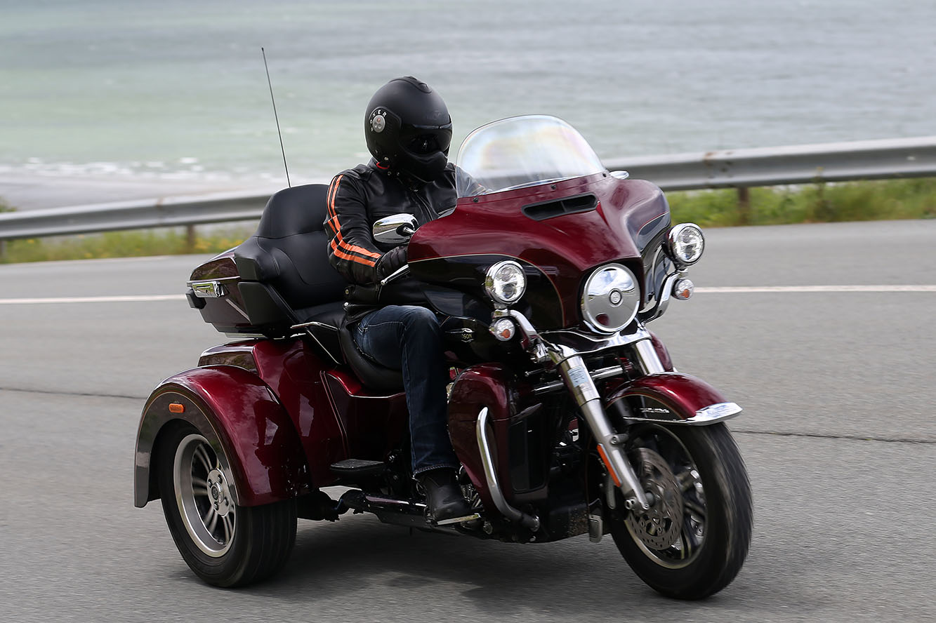 Image principale de l'actu: Essai du Tri Glide Ultra Classic Harley Davidson : encombrante et attachante