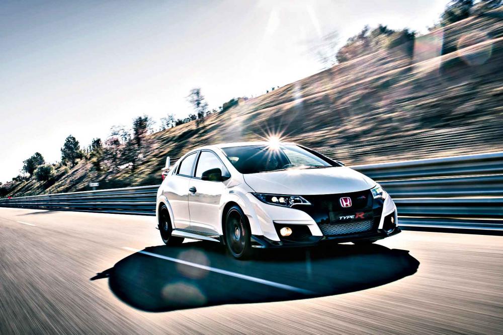 Image principale de l'actu: En piste avec la honda civic type r 