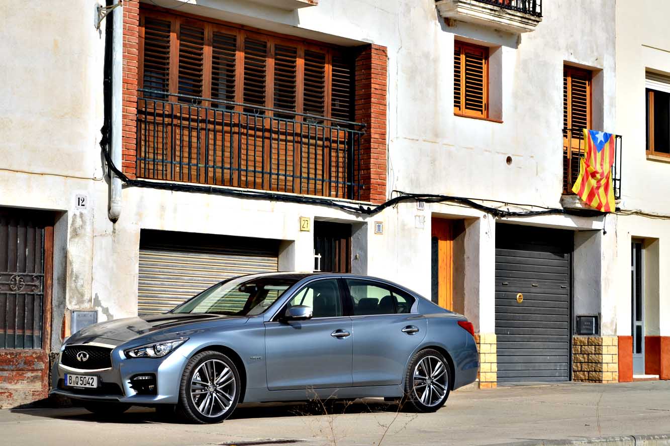 Image principale de l'actu: Essai infiniti q50 hybride puissance et technologique 