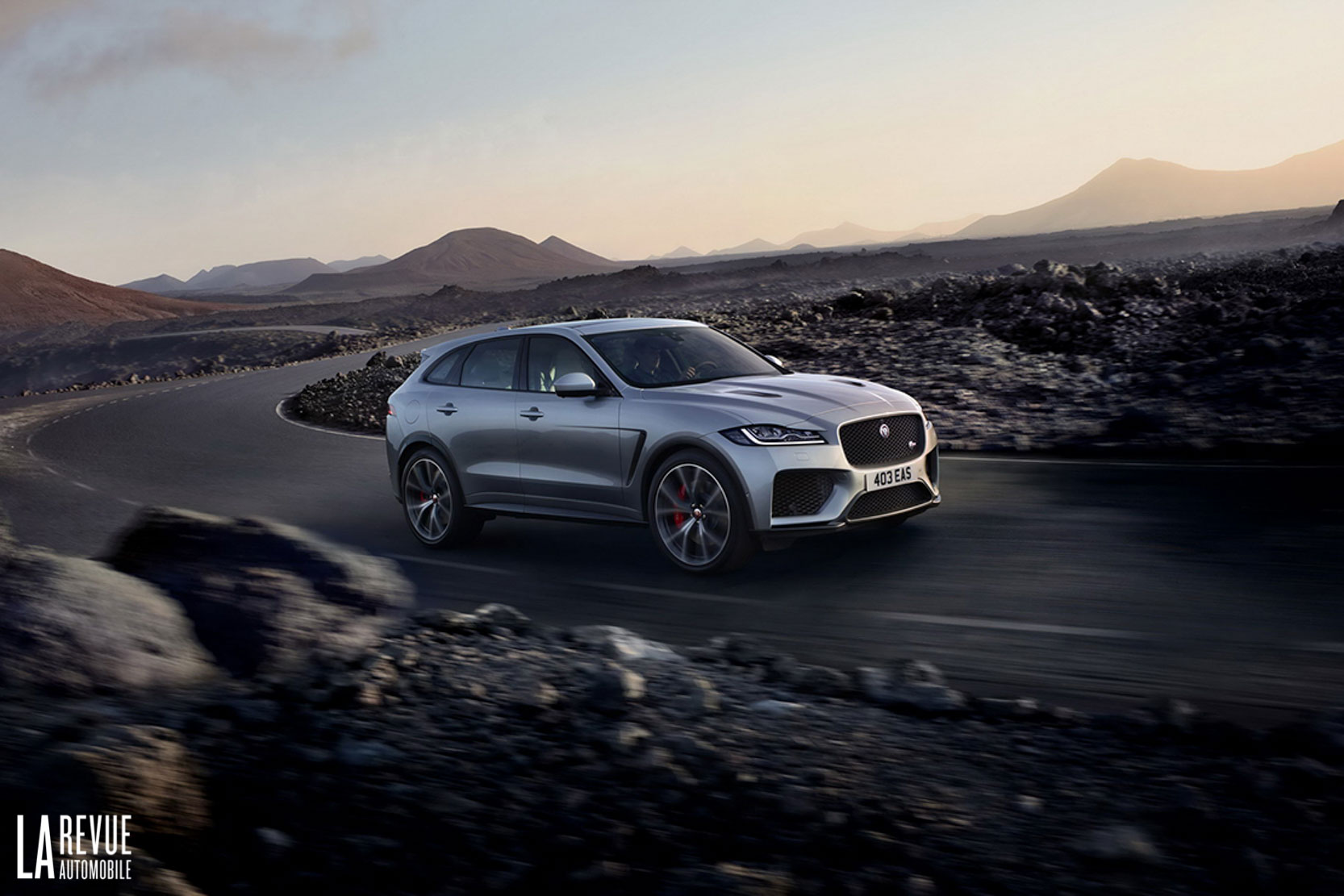 Image principale de l'actu: Jaguar f pace svr le gros felin sort les crocs 