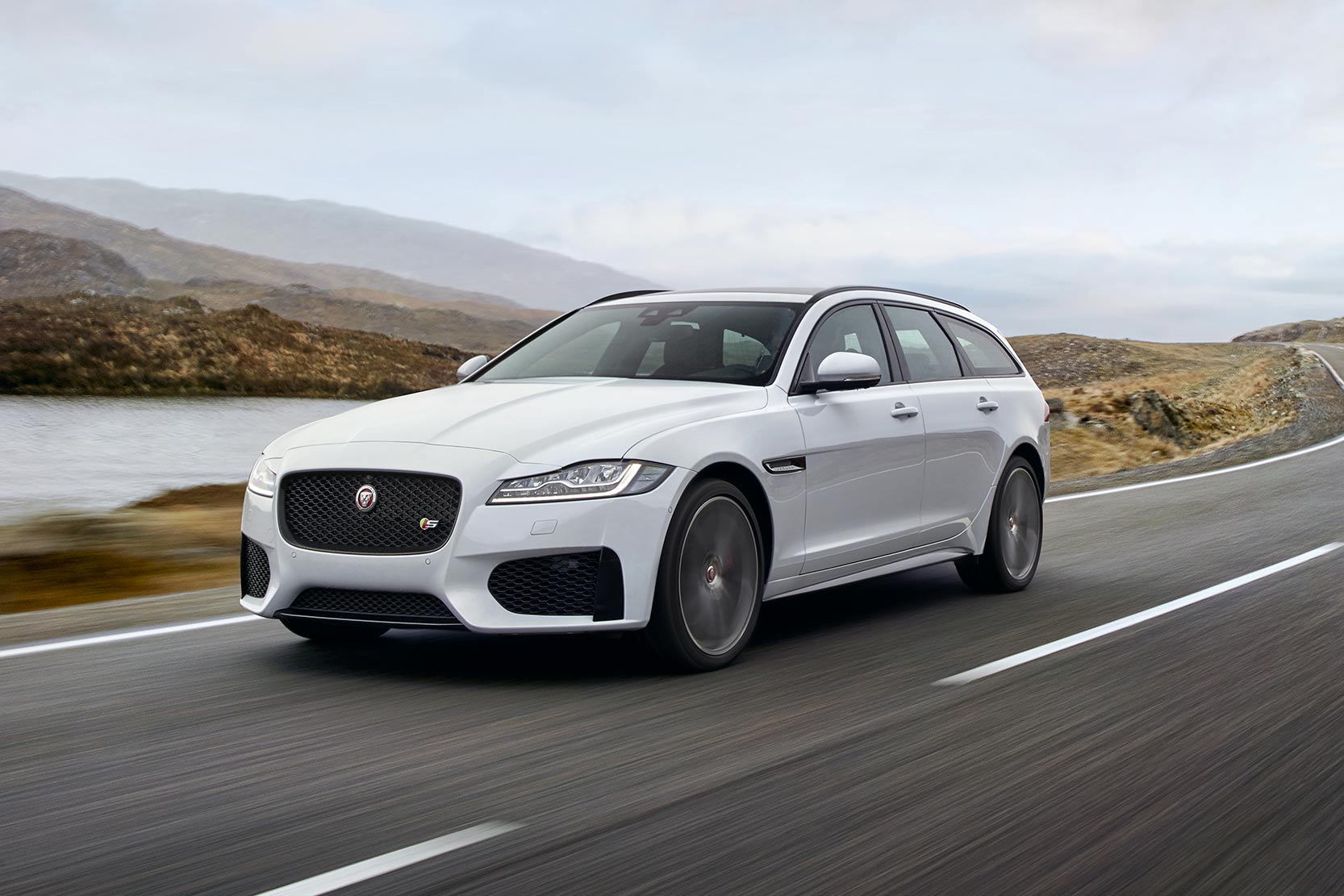 Image principale de l'actu: Jaguar xf sportbrake elegance anglaise 