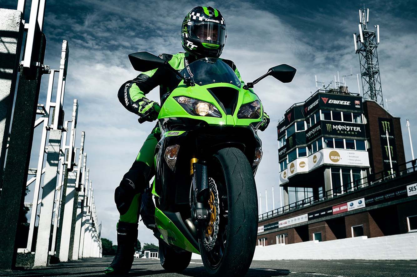 Image principale de l'actu: Essai Kawasaki ZX 6R 636 : bien plus qu'une 600