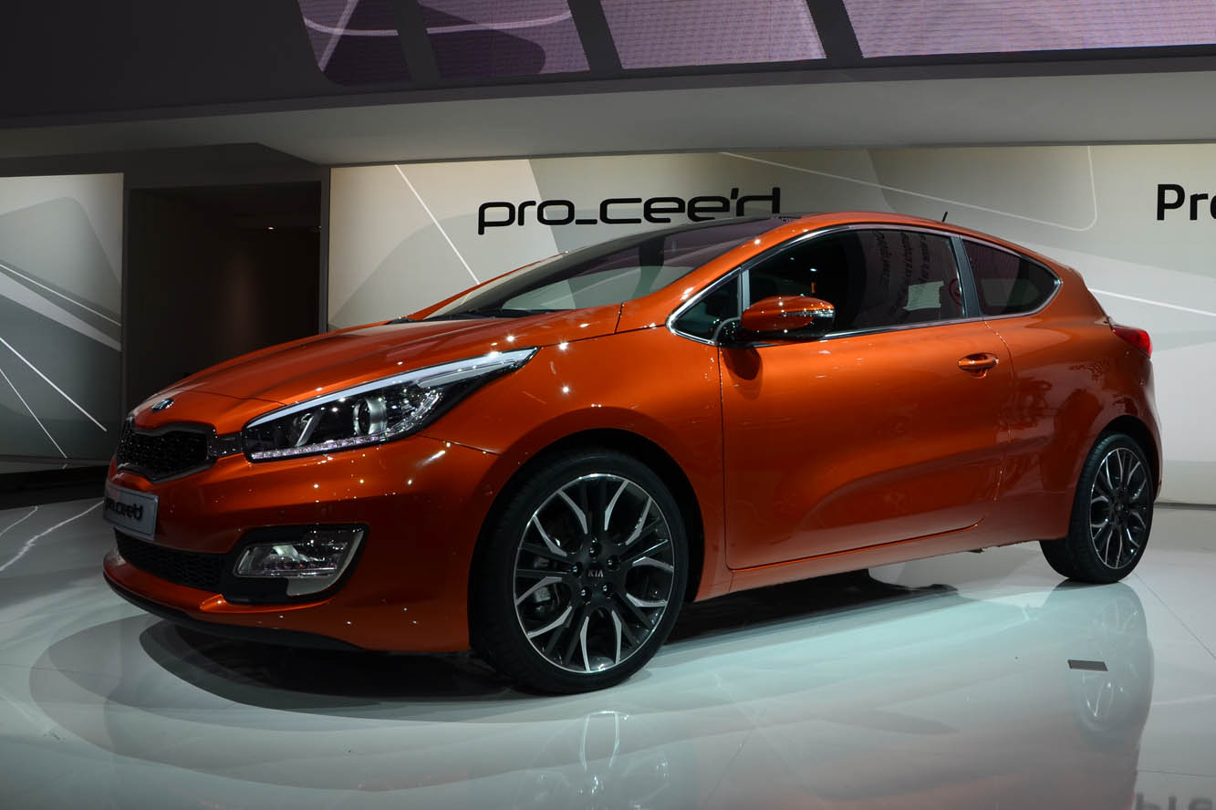 Kia Ceed Pro зеленая