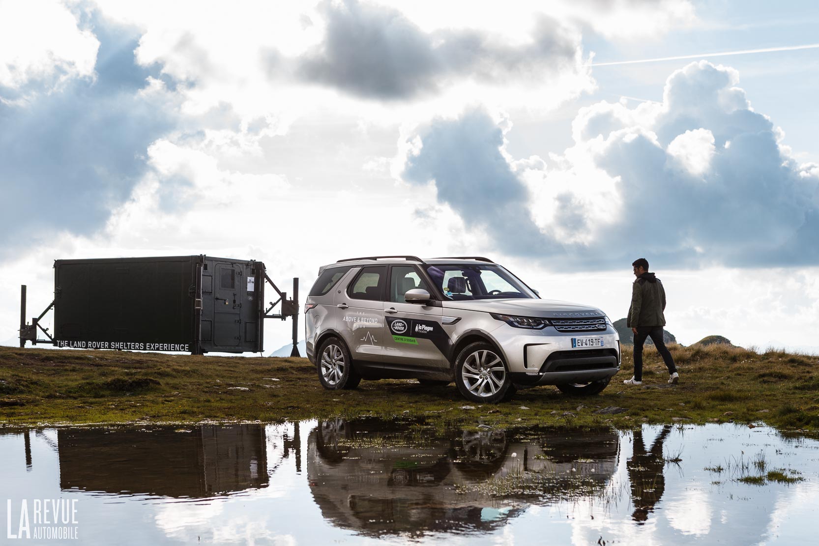 Le Land Rover Discovery proche du glacier de La Plagne