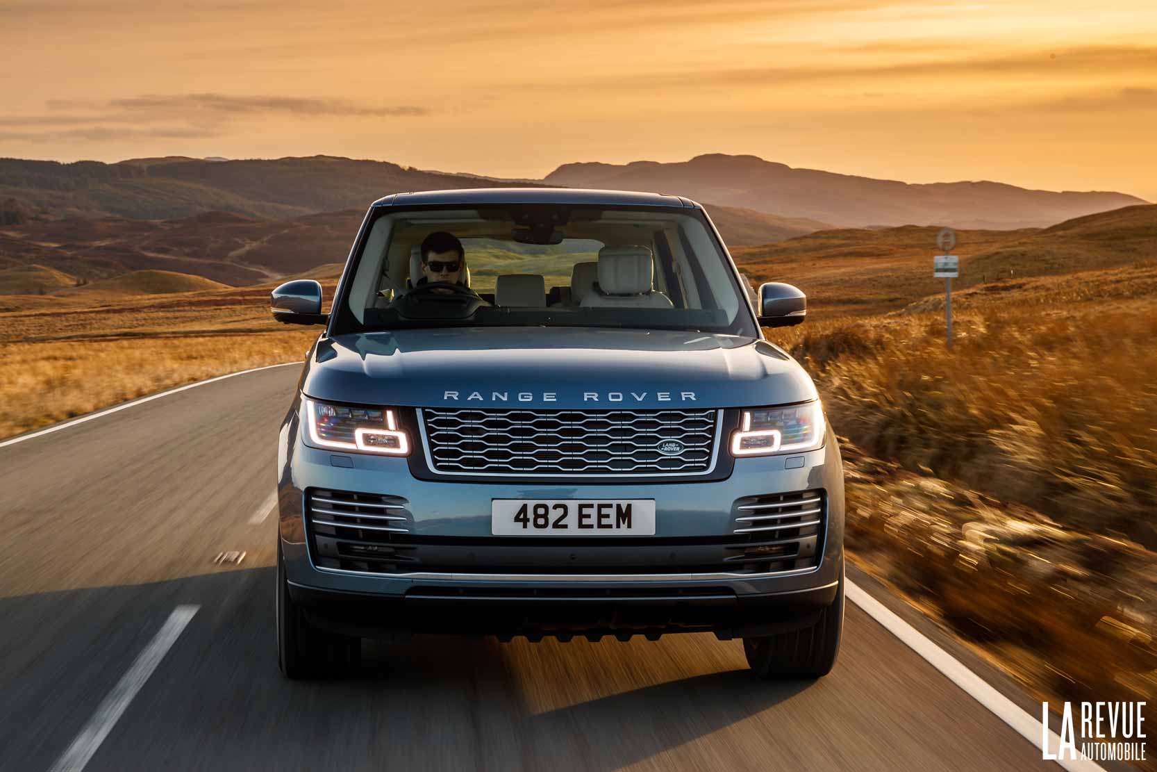 Image principale de l'actu: Essai Range Rover p400e : le Range Rover qu'il faut acheter ?