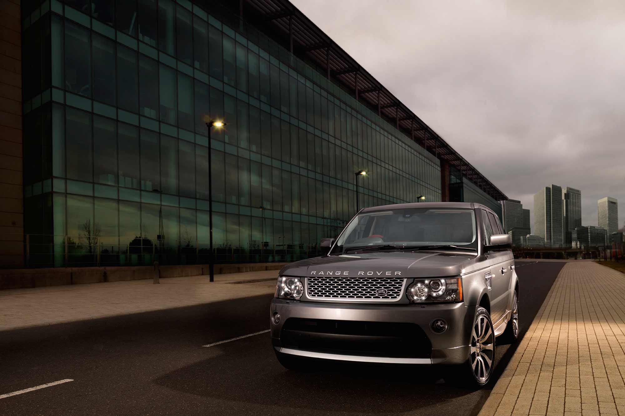 Image principale de l'actu: Lautobiographie du range rover sport 