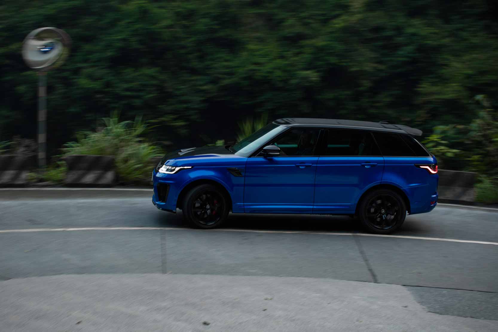 Exterieur_Land-Rover-Range-Rover-Sport-SVR_8