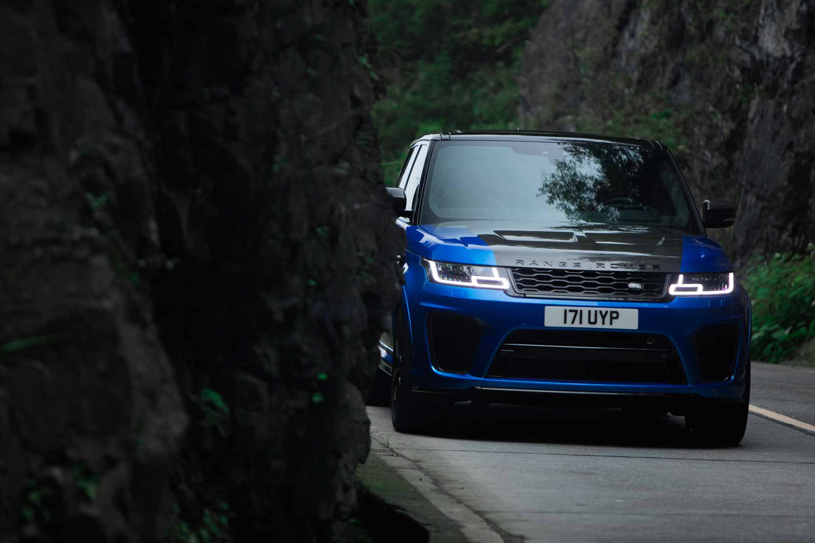 Exterieur_Land-Rover-Range-Rover-Sport-SVR_6