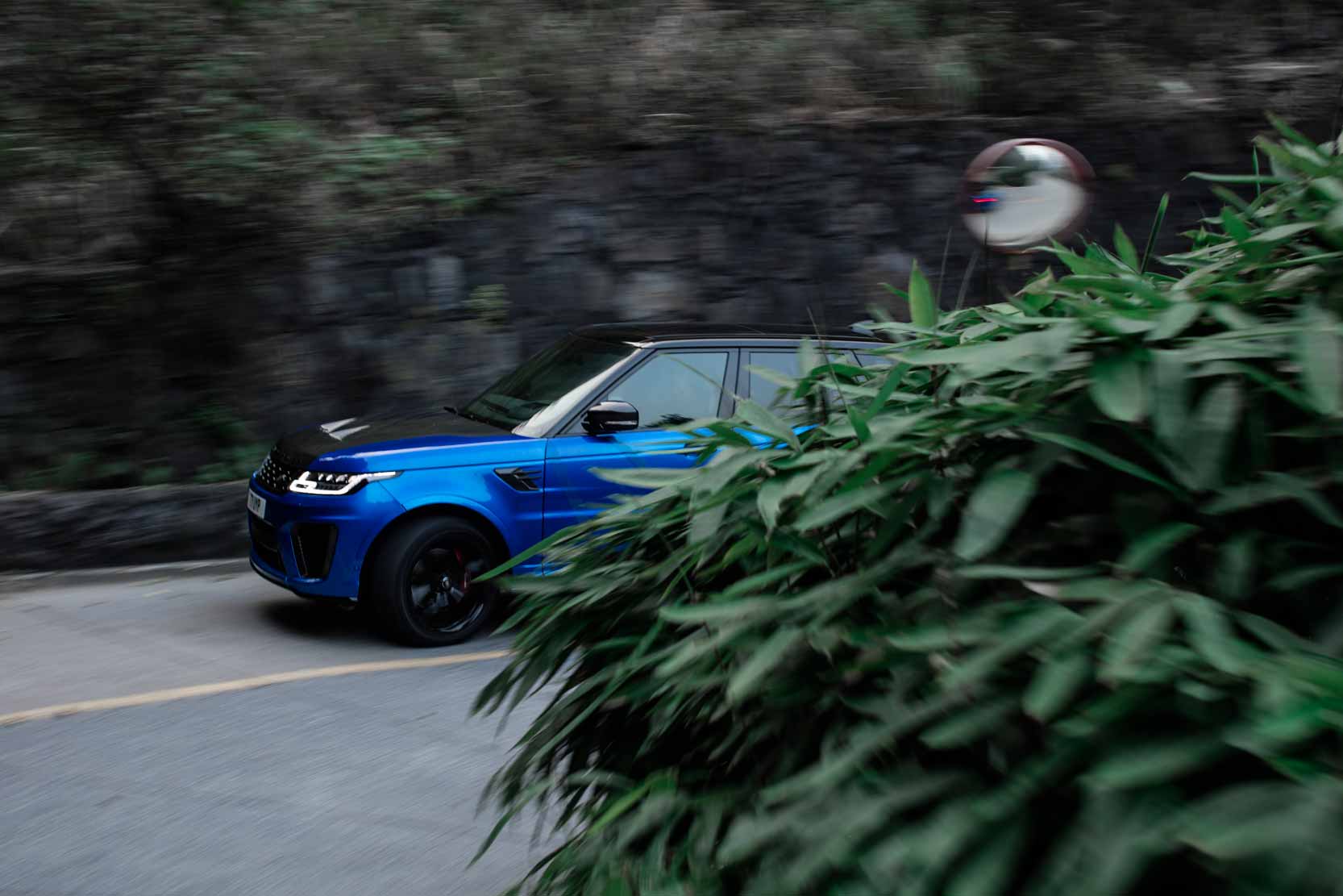 Exterieur_Land-Rover-Range-Rover-Sport-SVR_1