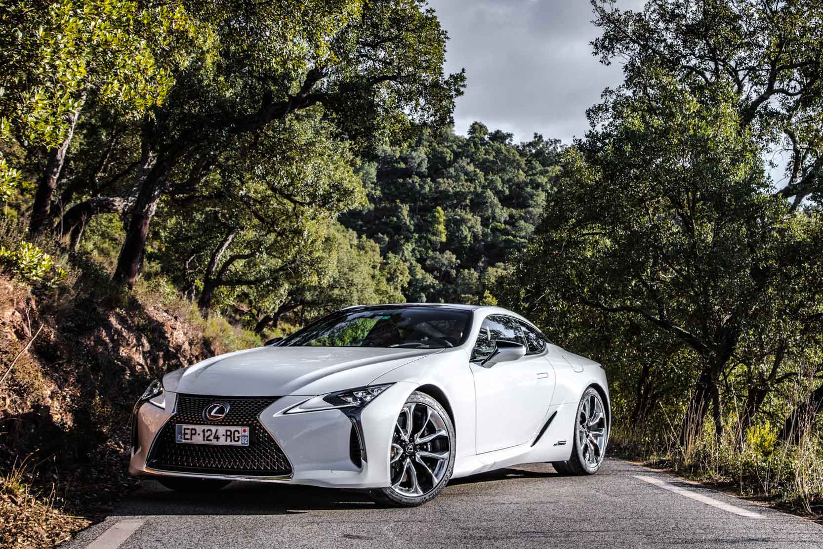 Image principale de l'actu: La lexus lc f arrivera avec pres de 630 ch sous le capot 