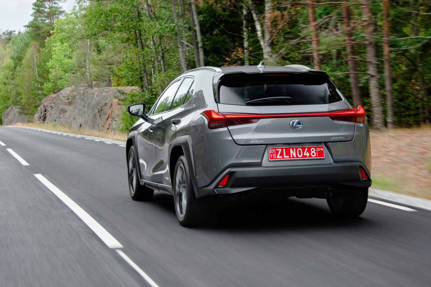 Essai sur route du SUV, LEXUS UX 250h