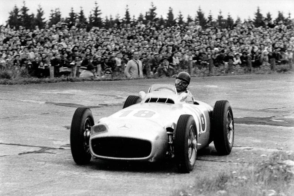 Image principale de l'actu: Vente de la mercedes w 196 r de fangio 