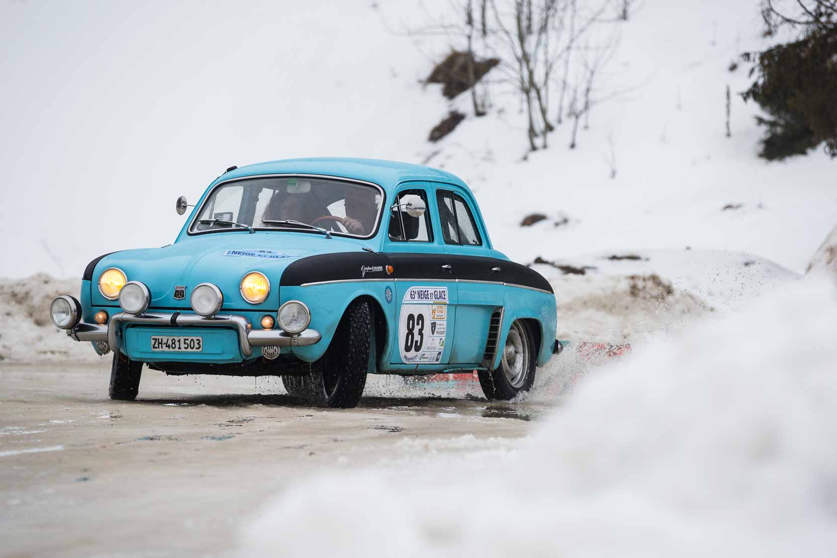 Image principale de l'actu: Les concurrents du rallye neige et glace sont dans les starting blocks 