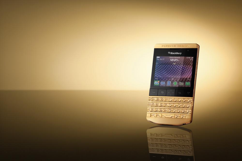 Image principale de l'actu: Album lifestyle telephone porsche p9981 blackberry gold 