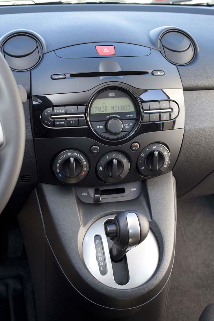 Interieur_Mazda-Mazda2_29