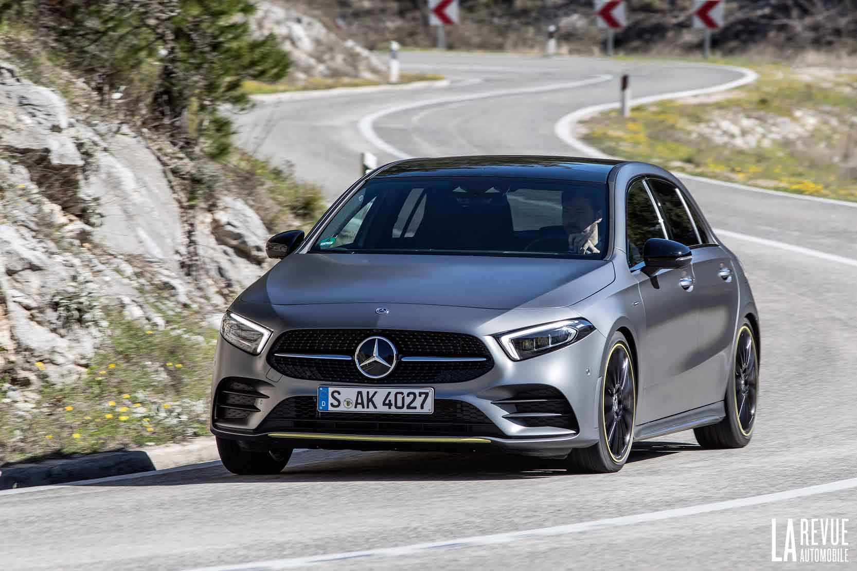 Image principale de l'actu: Mercedes classe a hybride pour concurrencer l a3 e tron 