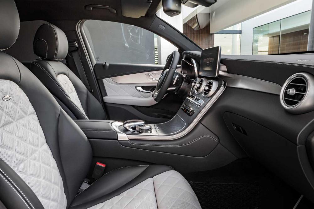 Www Larevueautomobile Com Images Articles Mercedes Glc Coupe Interieur Mercedes Glc Coupe 502 Jpg