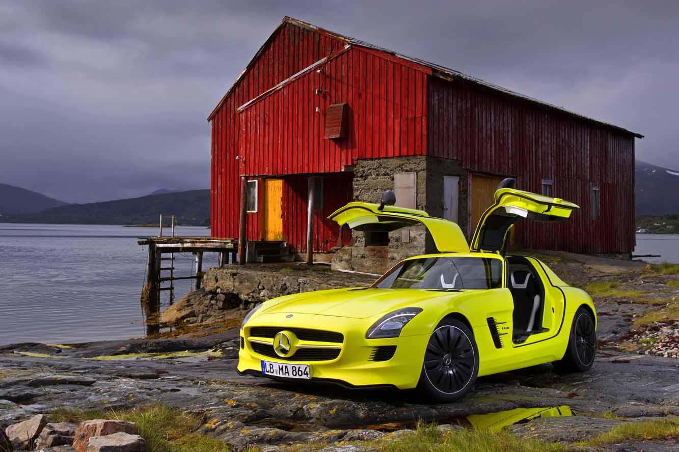 Image principale de l'actu: Mercedes sls e cell et d coulthard 