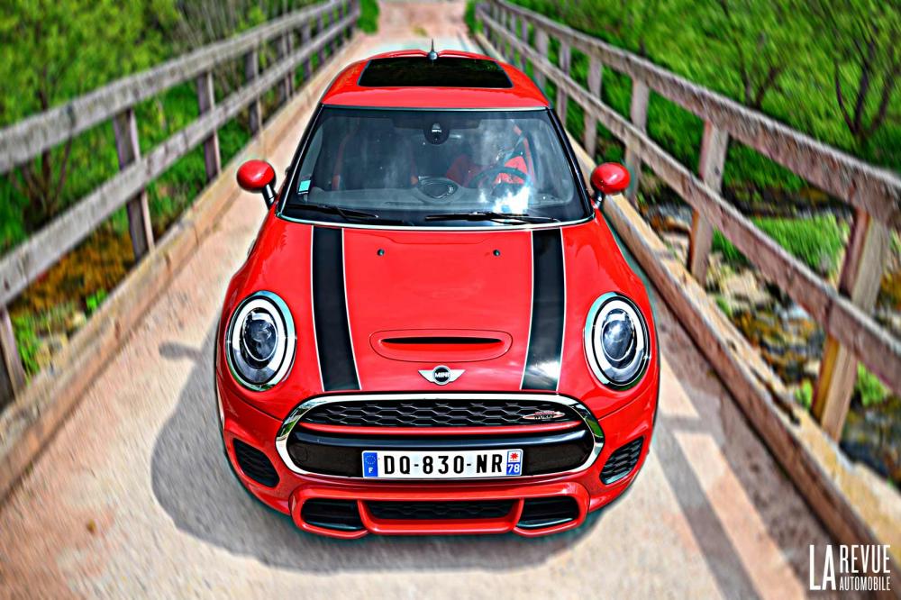 Image principale de l'actu: Essai Mini John Cooper Works : Elle en a sous le capot !