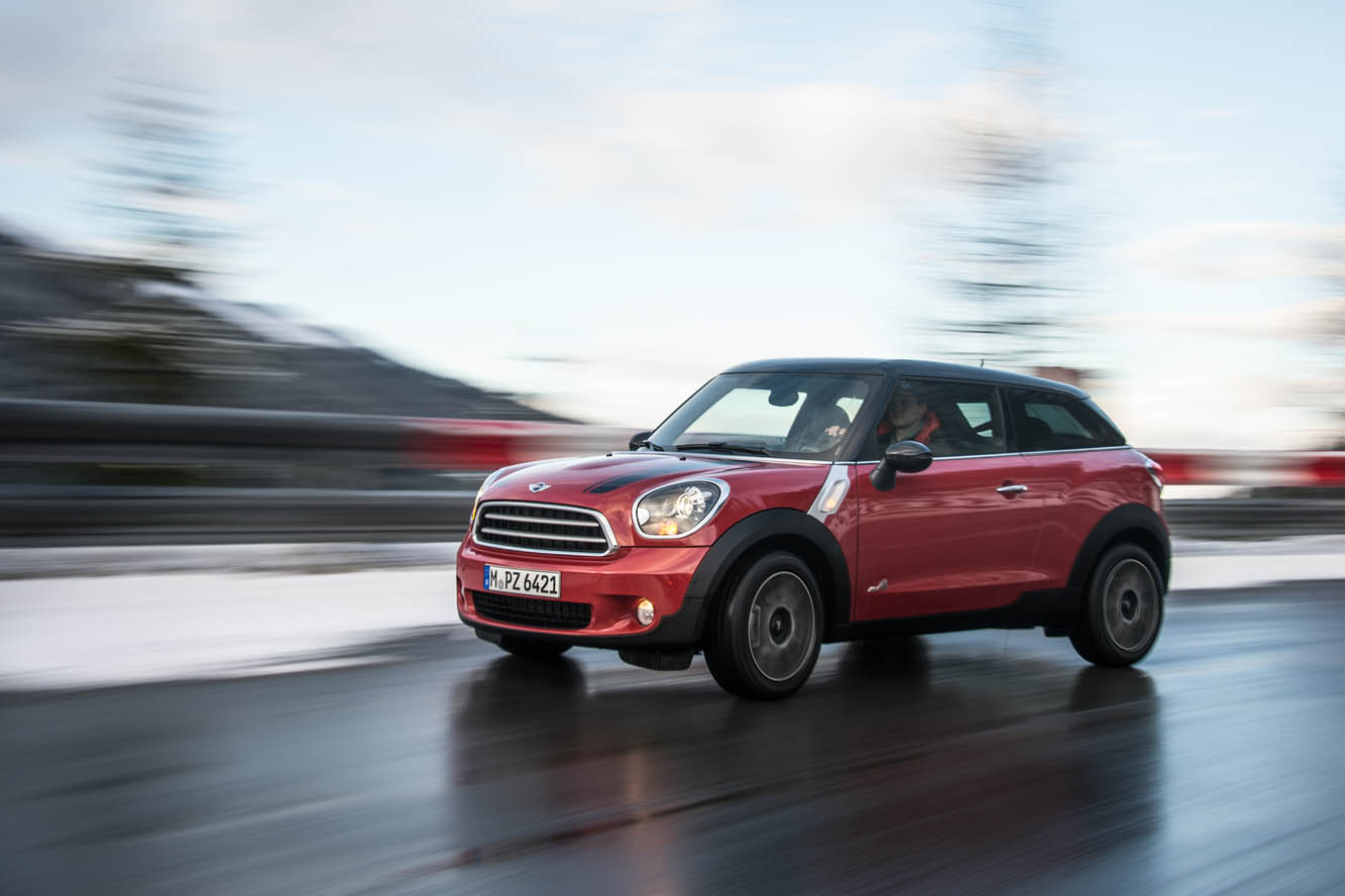 Image principale de l'actu: Mini lance une campagne anti maquillage au volant 