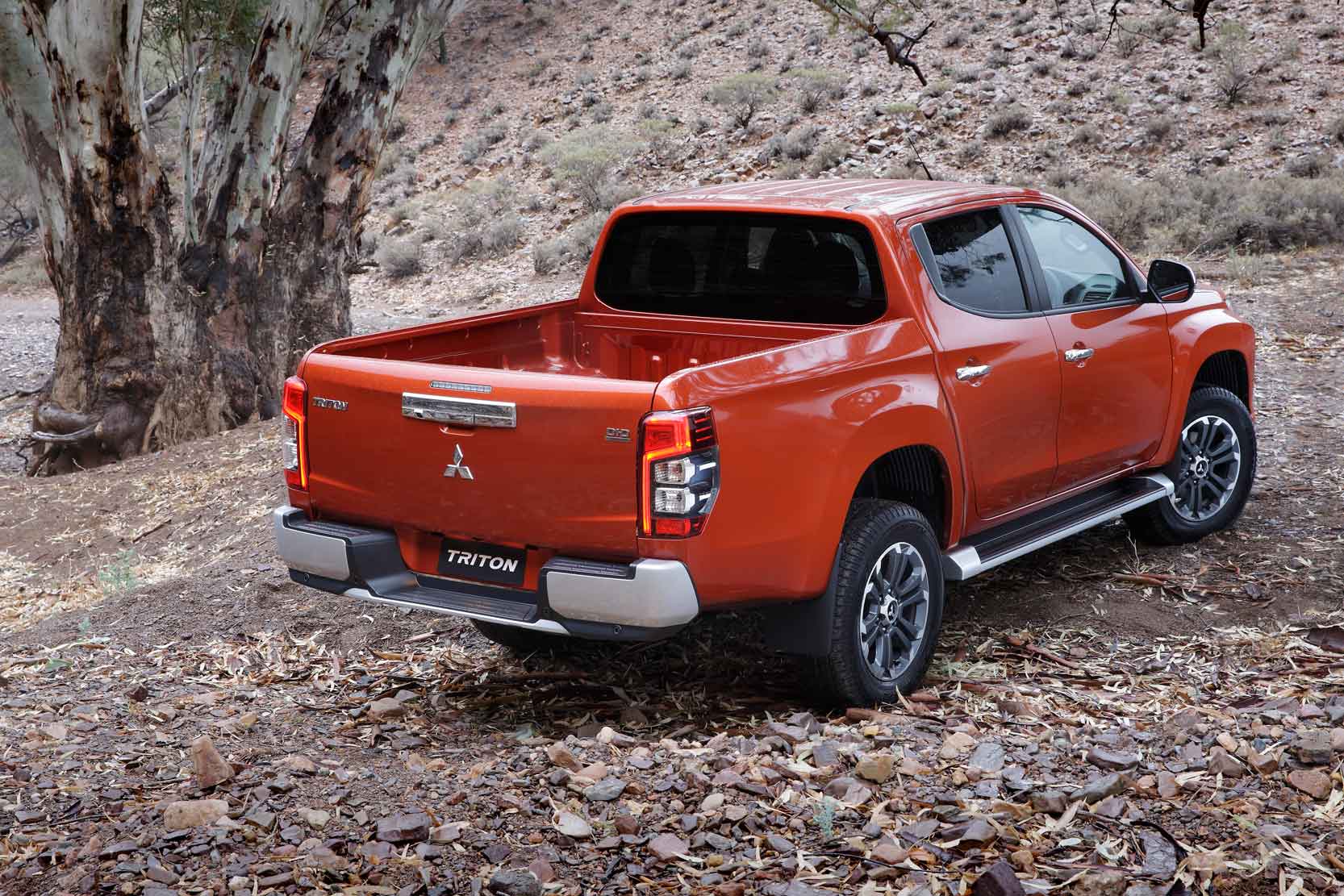 Mitsubishi l200 2019
