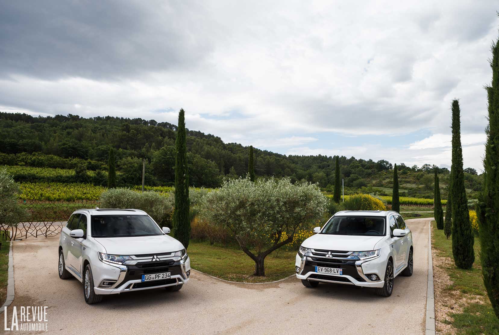 Mitsubishi Outlander PHEV 2018 VS 2019