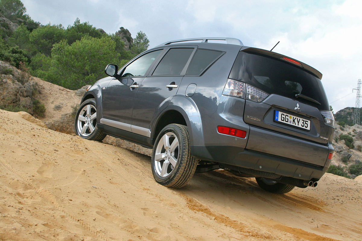 Mitsubishi Outlander XL
