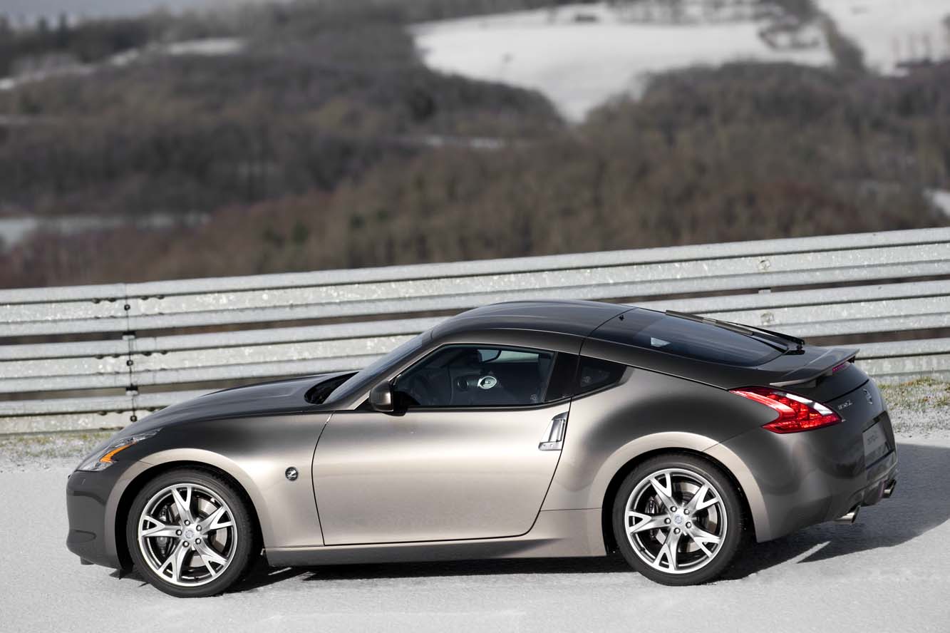 Exterieur_Nissan-370Z-2011_24