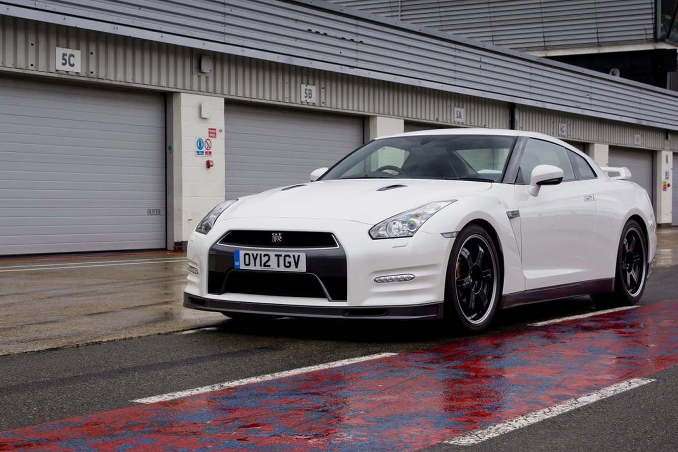 Image principale de l'actu: Photos nissan gt r track pack 