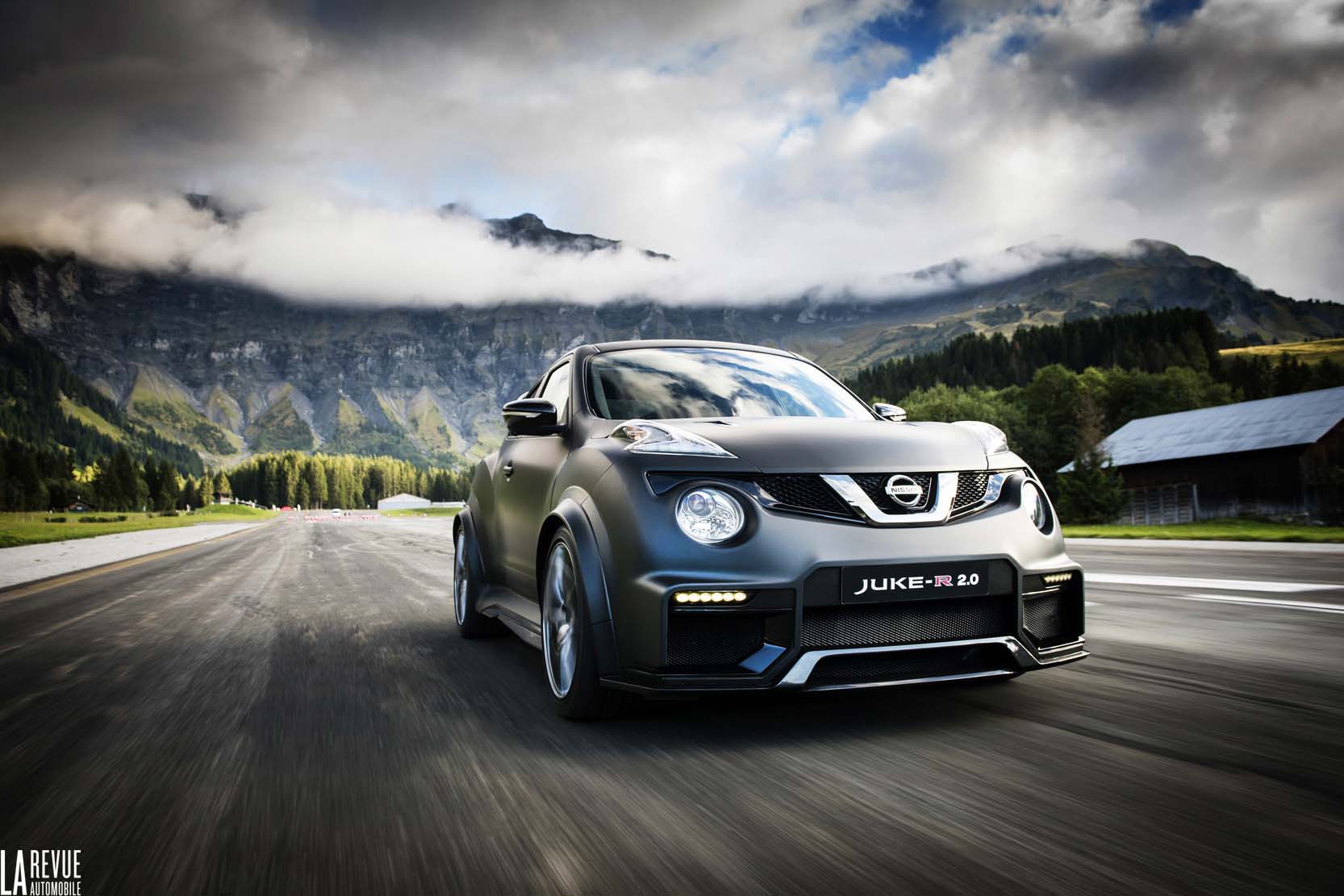 Exterieur_Nissan-Juke-R-2.0-Megeve_1