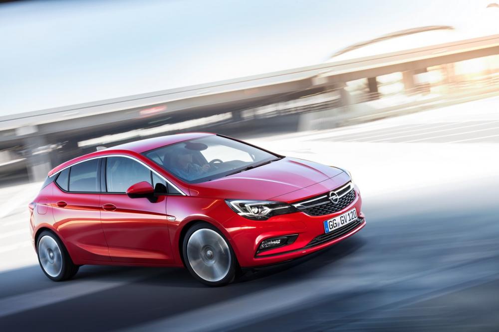 Image principale de l'actu: L opel astra 2015 devoilee forte en style 