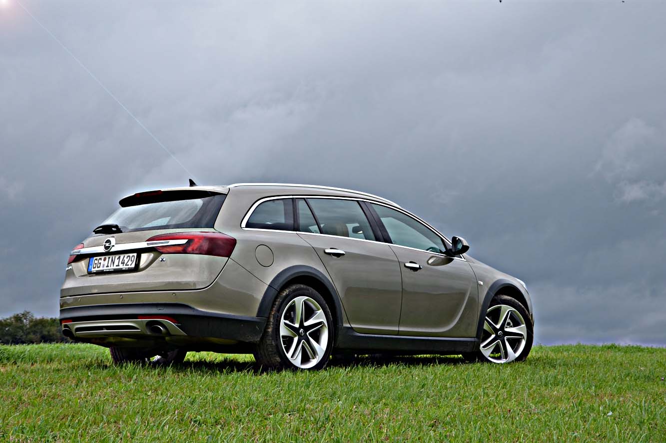 Opel insignia country