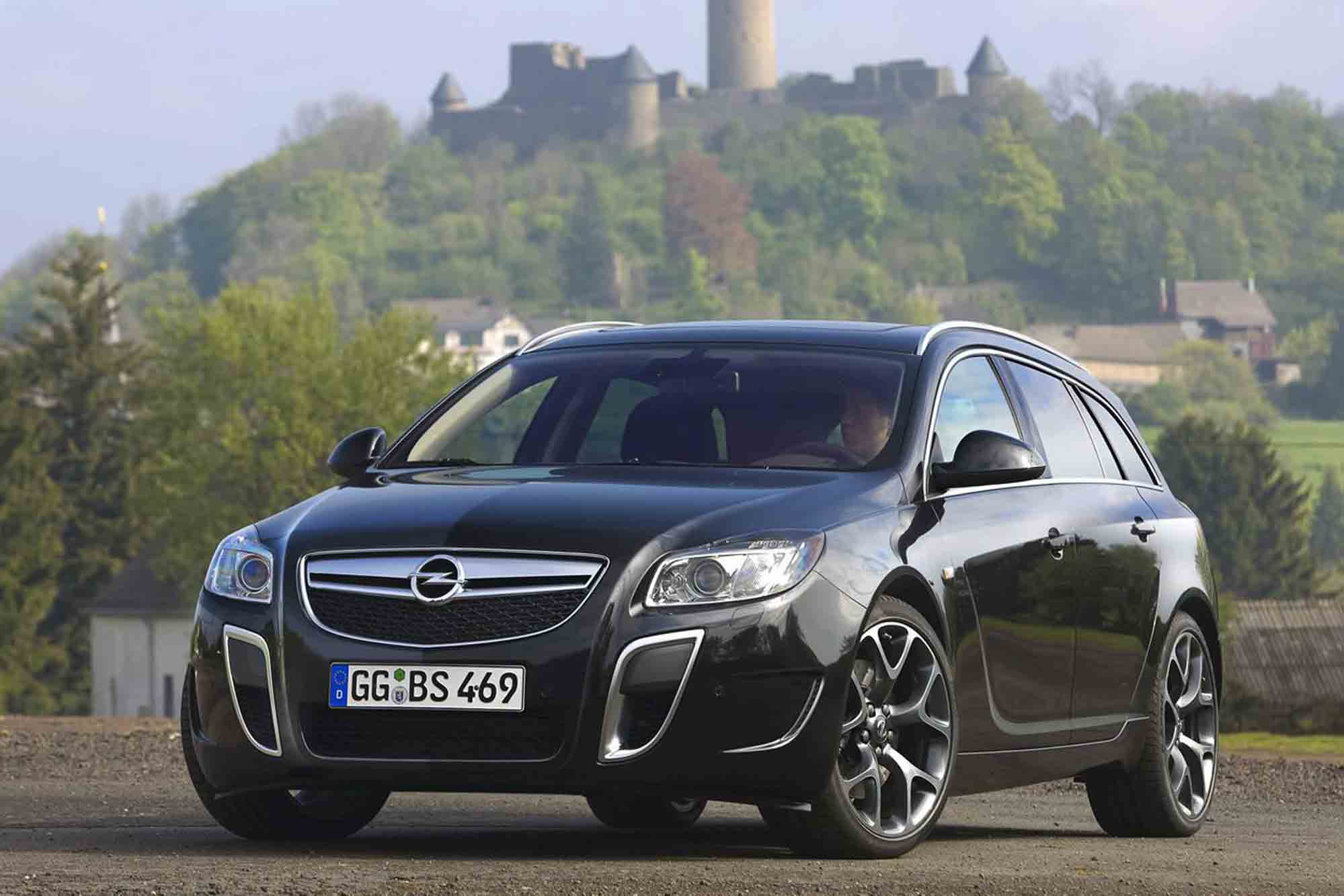 Image principale de l'actu: Opel insignia opc sports tourer du coffre 